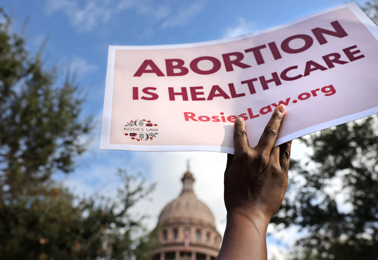 JAV Aukščiausiasis Teismas priėmė sprendimą, panaikinantį moterų teisę į abortus