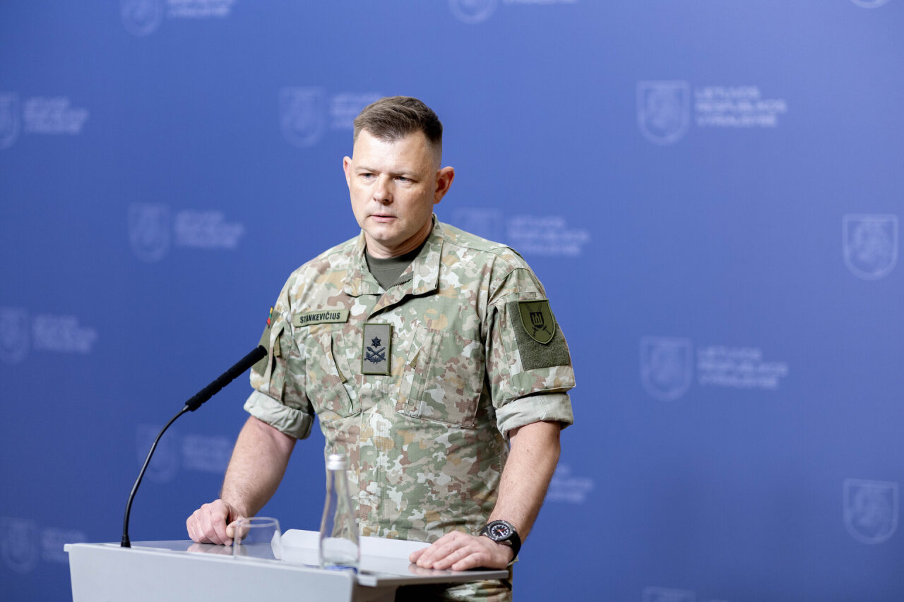 Kariuomenės atstovas: apie į Lietuvą skrendantį droną karštąja linija informavo Minskas