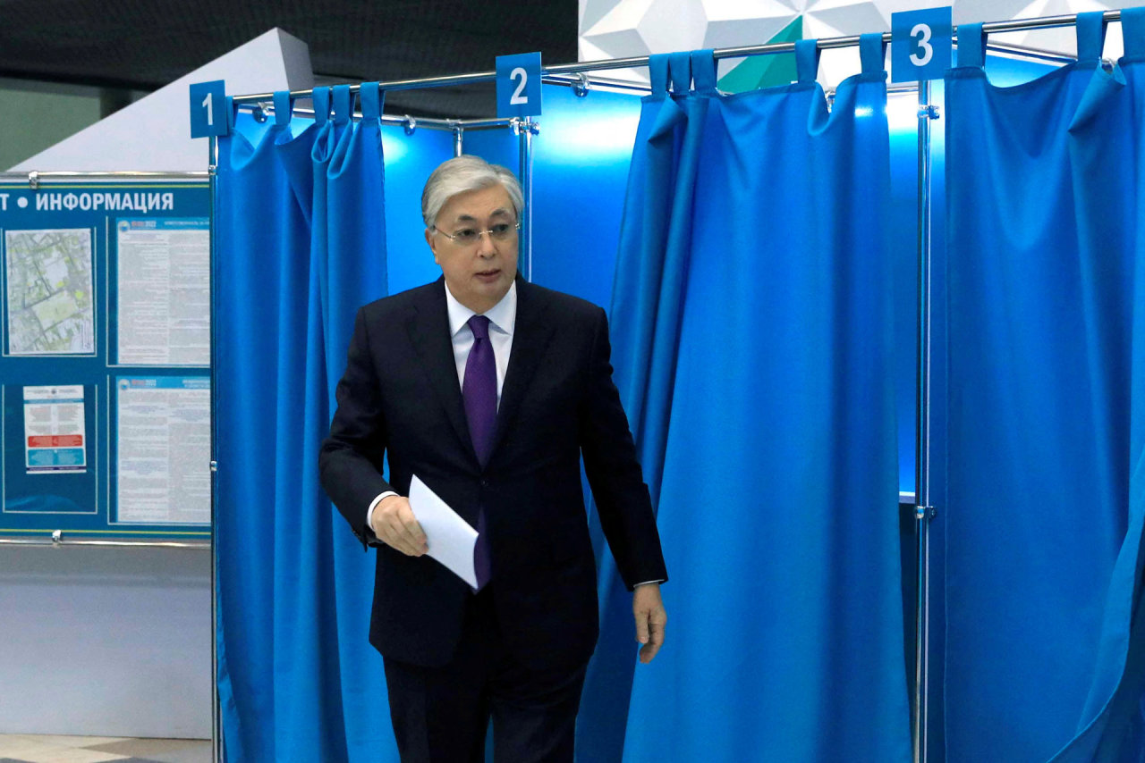 Kazachstano rinkimuose aiškiai nugalėjo dabartinis prezidentas K.-J.Tokayevas