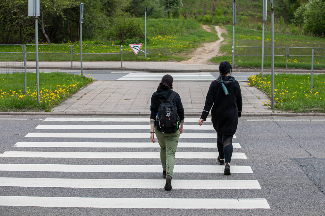 Vilniuje, Ukmergės rajone perėjose partrenkti pėstieji, sužaloti paspirtukininkai