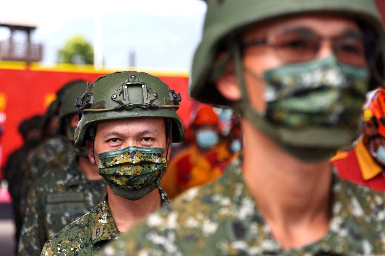 Taivanas prailgino privalomąją karinę tarnybą iki vienerių metų