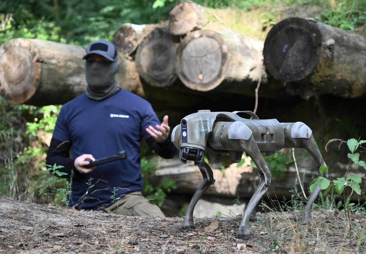 „Robotų karas prasidėjo“: Ukrainos fronto linija tapo ateities technologijų laboratorija
