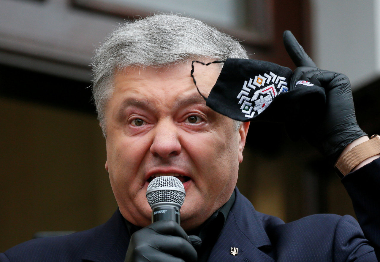 Ukrainos teismas įšaldė buvusio prezidento P.Porošenkos turtą
