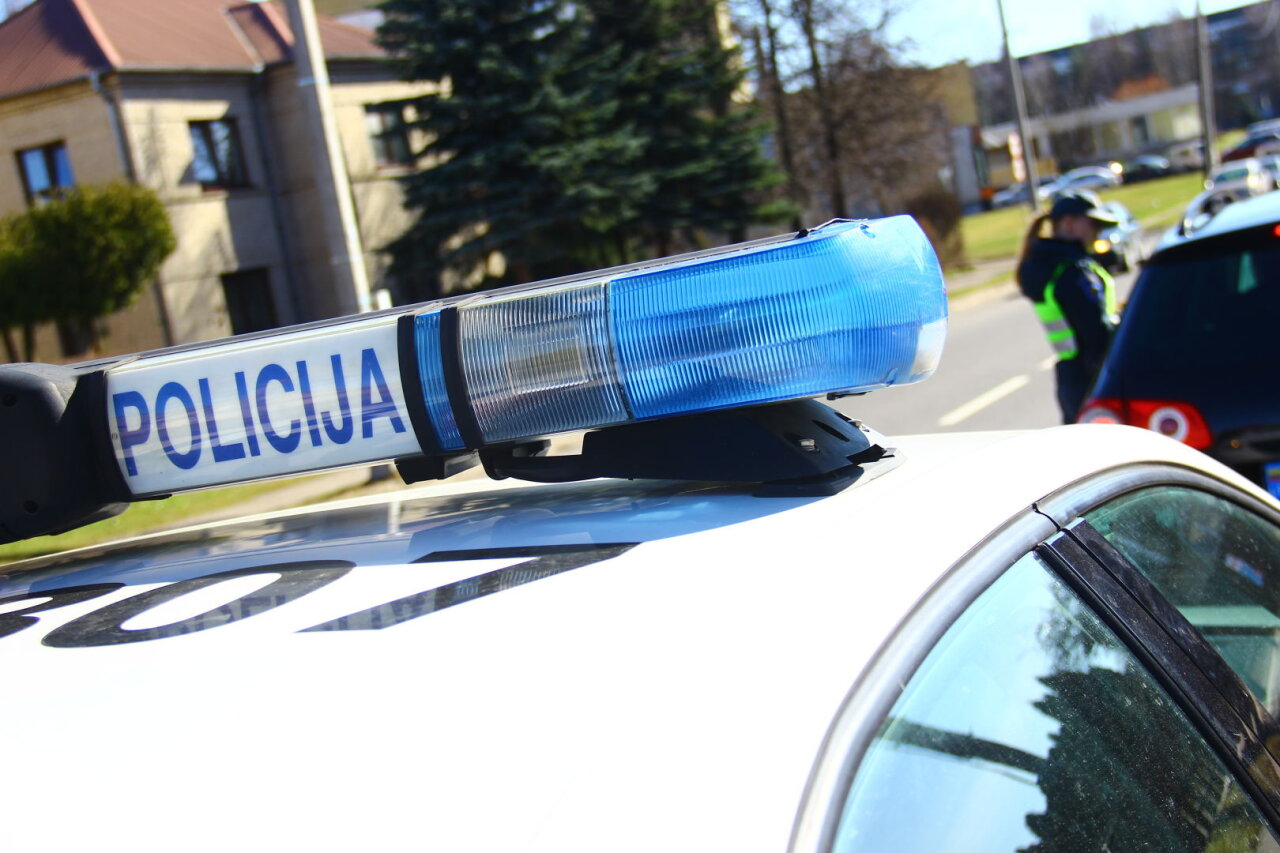 Lavoriškėse girta BMW vairuotoja sukėlė dvi avarijas