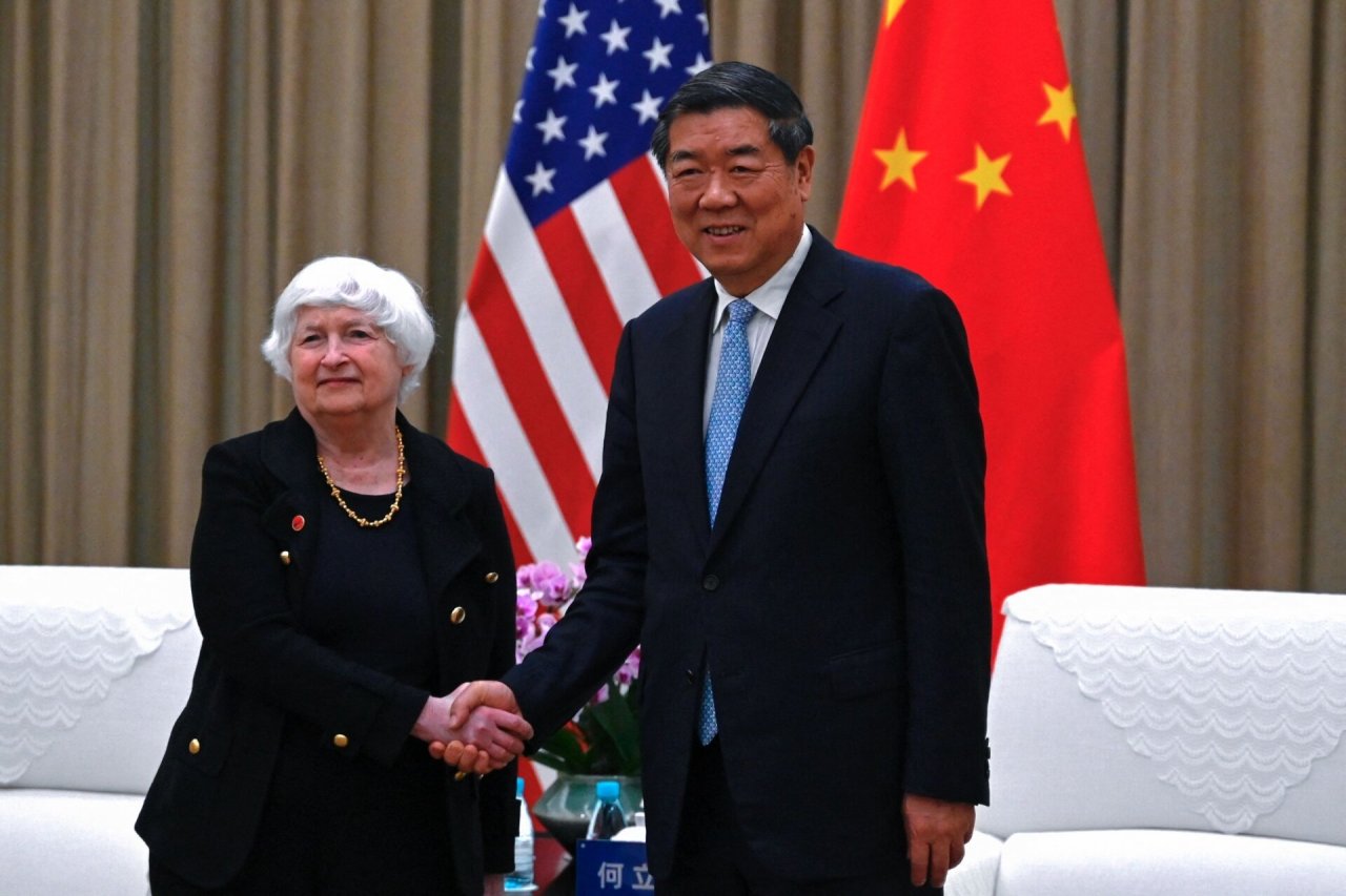 JAV ir Kinija susitarė surengti derybas dėl subalansuoto ekonomikos augimo