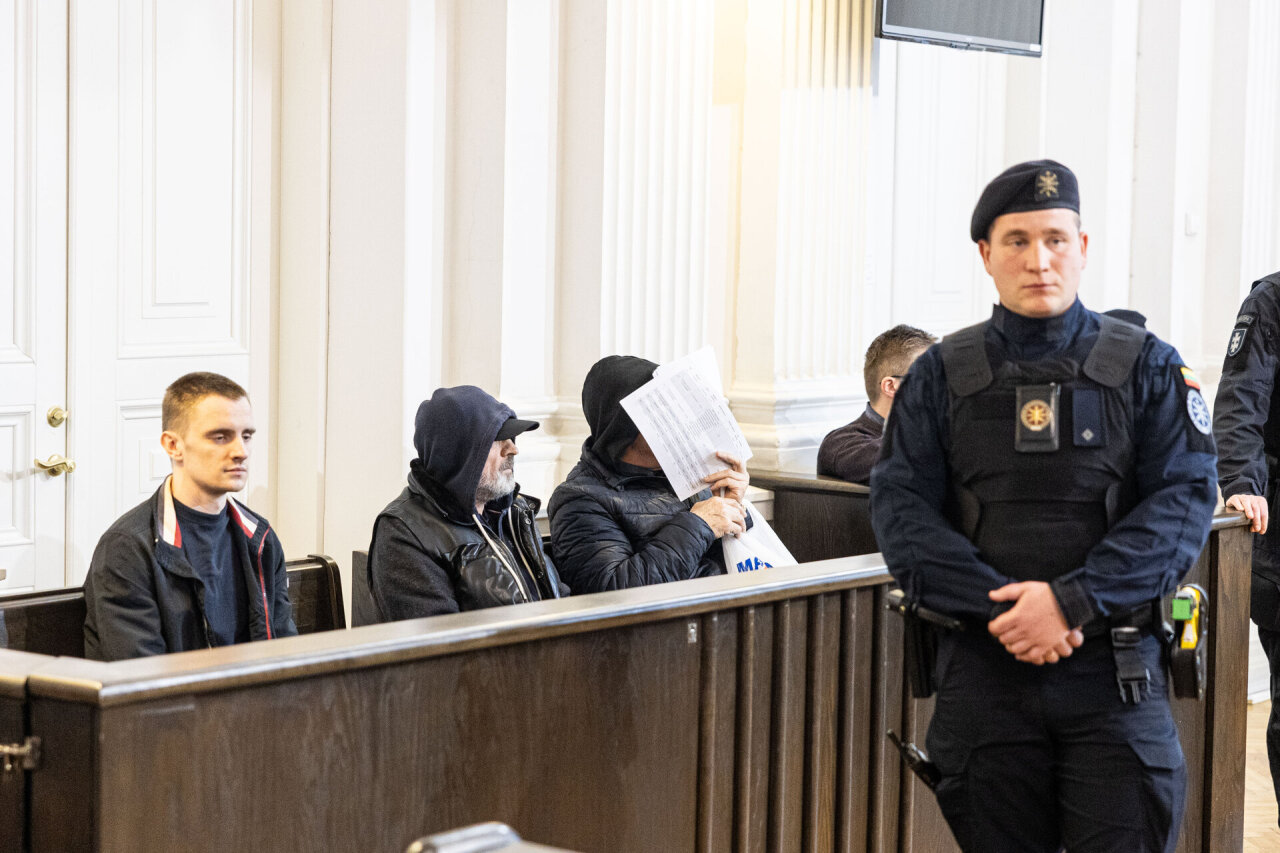 Nagrinėjant užsidegančių siuntų bylą, liudytoju tapęs įtariamasis tvirtino smerkiantis terorizmą