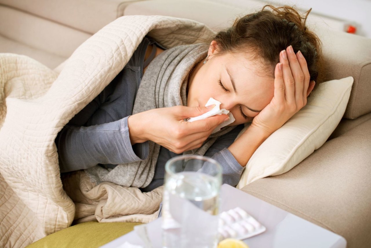 Skiepą nuo gripo vadina nenaudingu: mokslas ir specialistai tai neigia