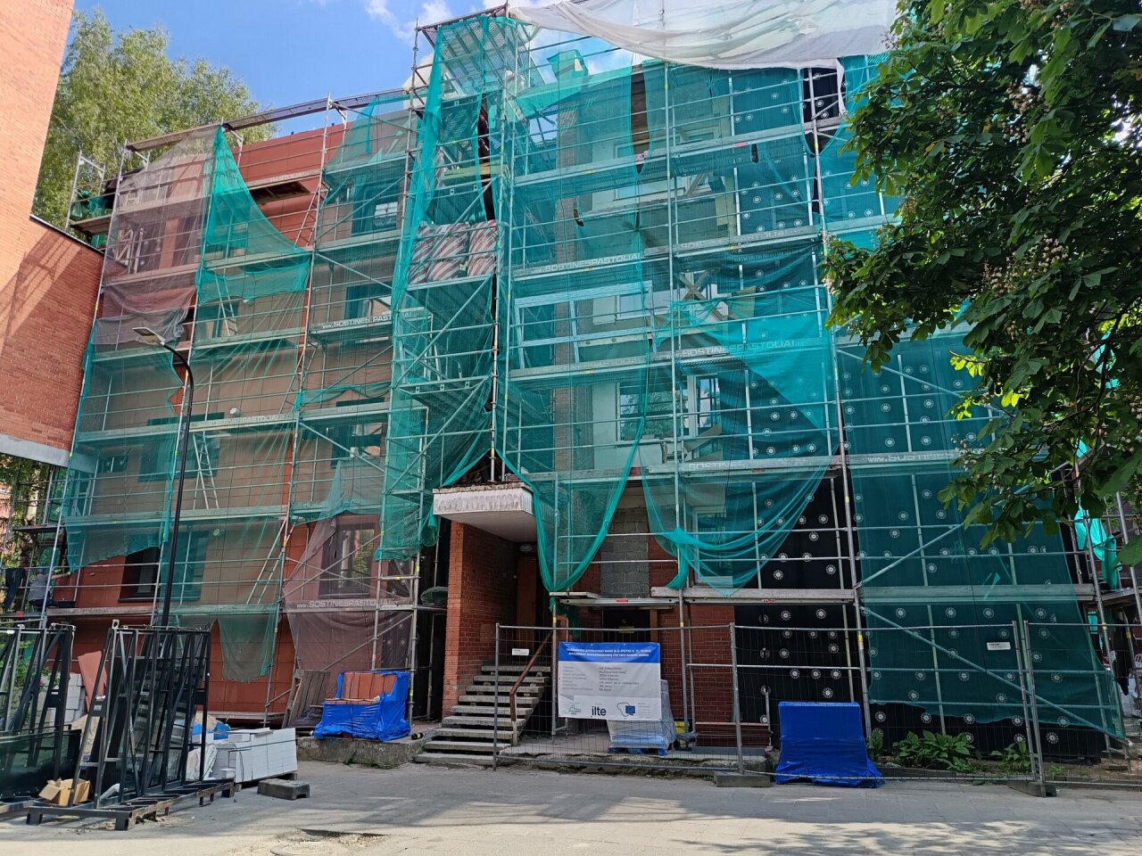 Renovacija lyg ko&scaron;maras: nuolat stojantys darbai, virtuvės be vandens ir dulkės visur