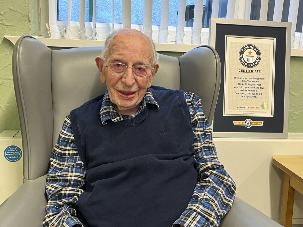 Seniausiu pasaulio vyru pripažintas 111 metų anglas: atskleidė ilgo gyvenimo paslaptis