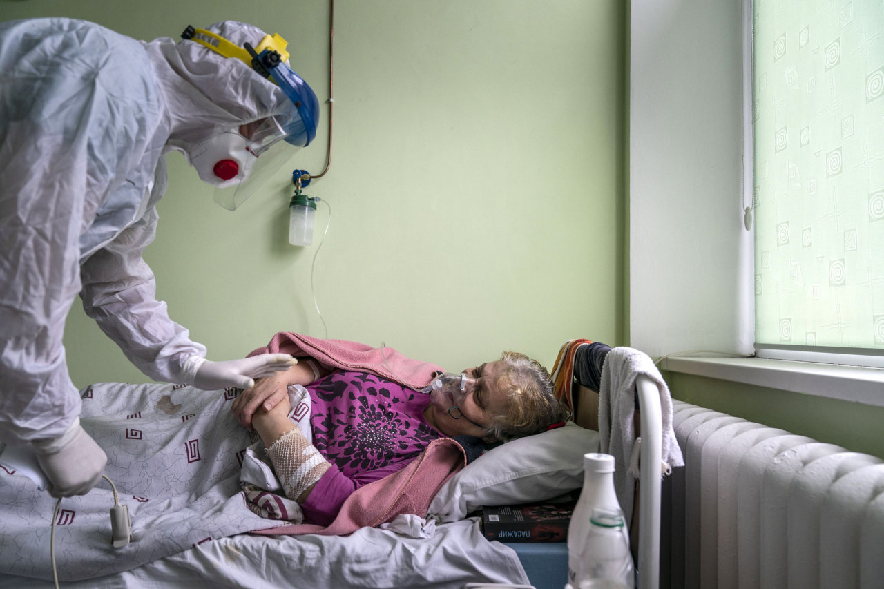 Ukrainoje – 5 011 naujų COVID-19 atvejų, 99 pacientai mirė