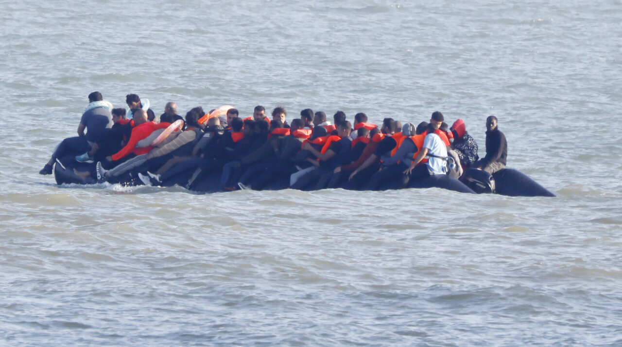 Į JK laiveliais atvykusių migrantų skaičius viršijo 200 000