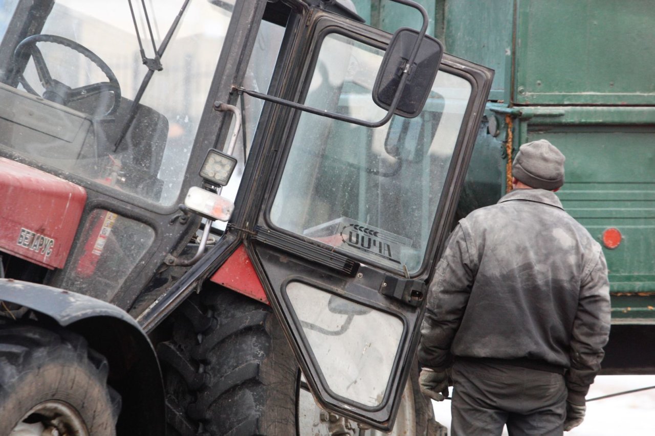 Girtą savadarbio neregistruoto traktoriaus vairuotoją sulaikė pasieniečiai