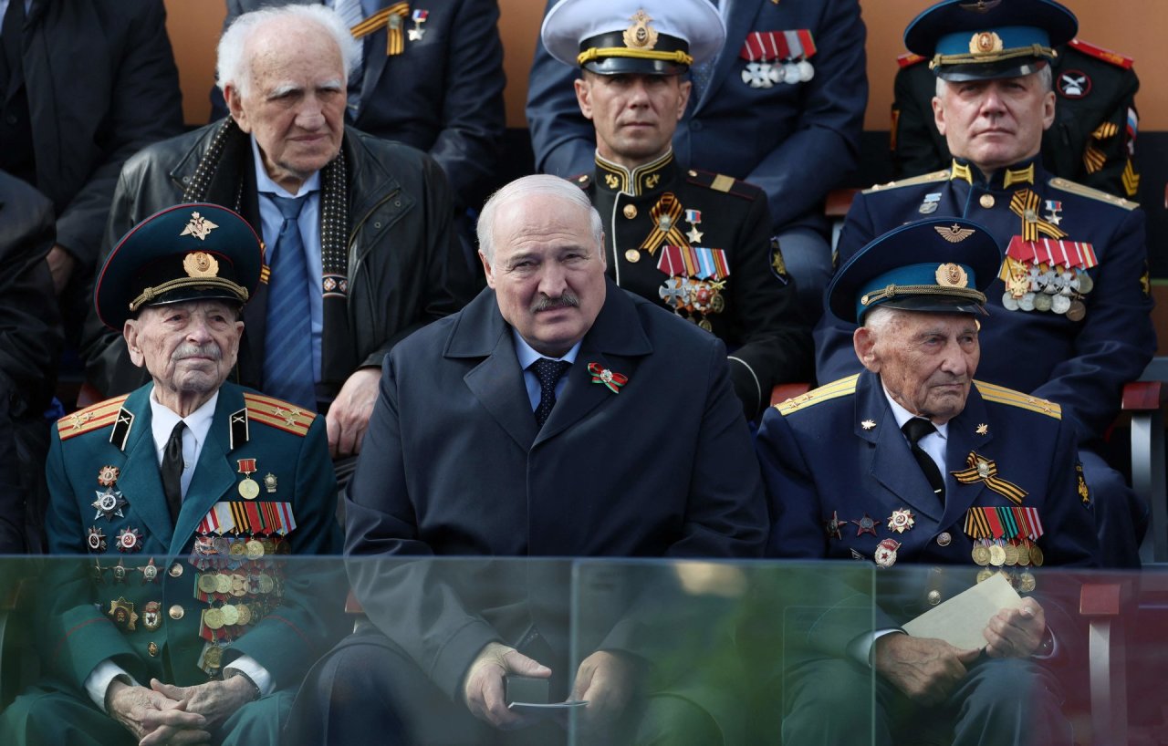A.Lukašenkai siunčiama vis daugiau įspėjimų: gali kilti ginkluotas sukilimas