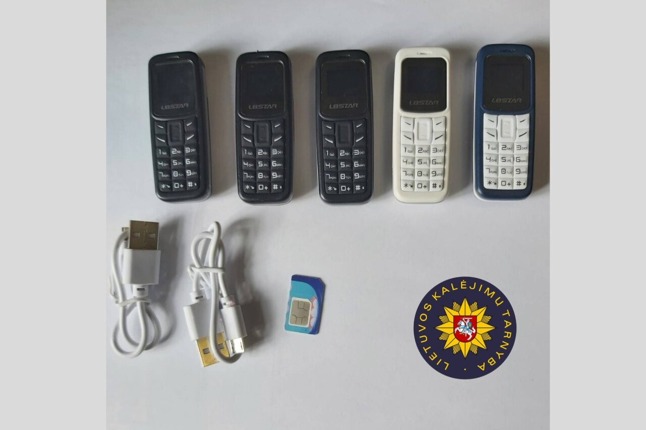 Siunta žlugo: paslapčia mestas paketas akivaizdžiai pakibo ant spygliuotos vielos