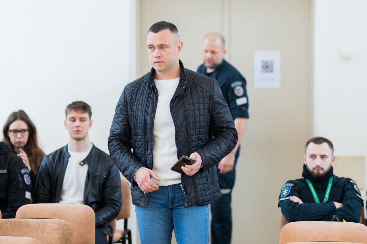 LAT galutinai išteisino dėl nužudymo teistą policininką Darių Šerpytį