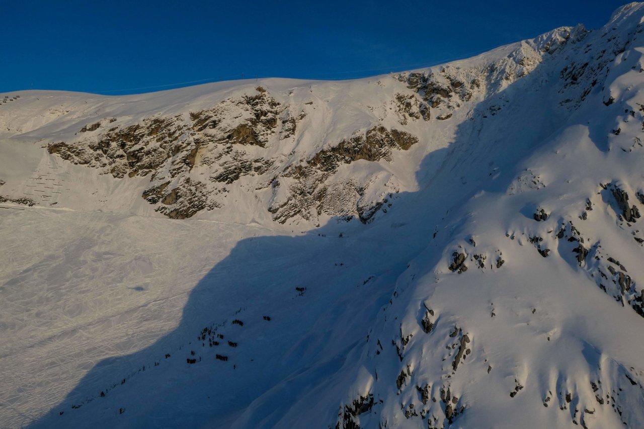 Po sniego lavinos Austrijoje rasti visi 10 dingusiais laikytų slidininkų