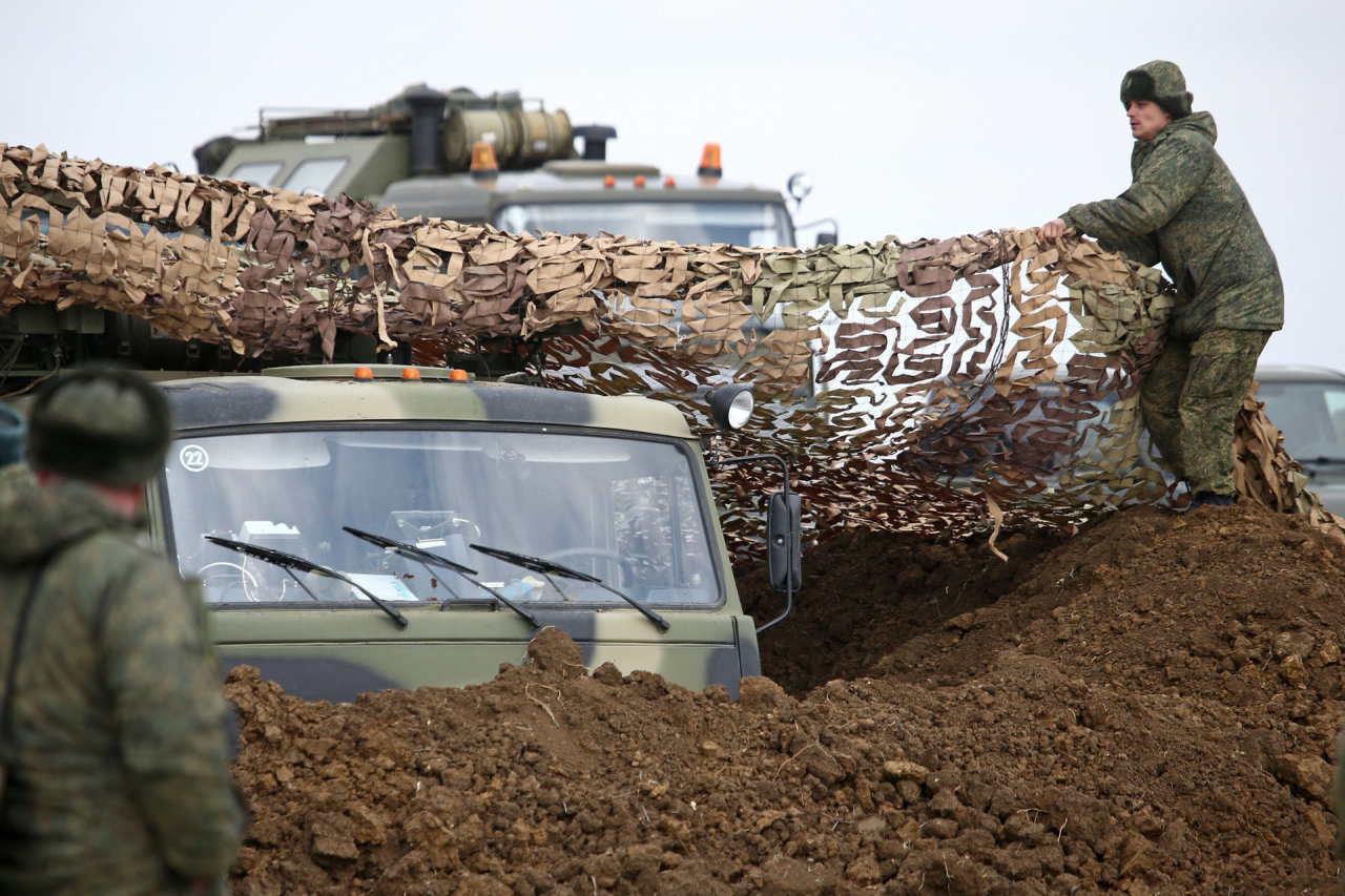 Ukraina sako, kad Rusija prie sienos telkia pajėgas, JAV įspėja Maskvą