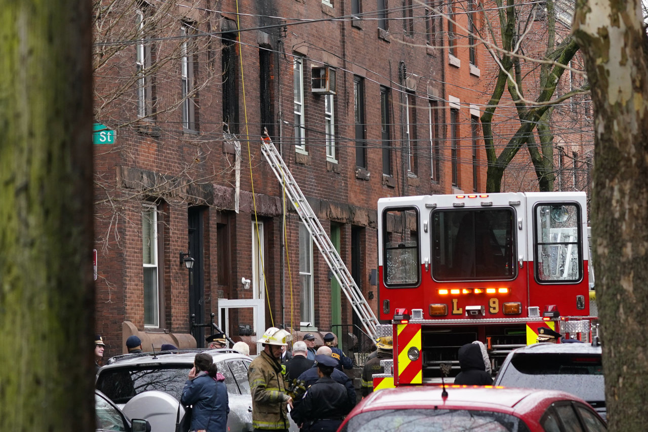 Filadelfijoje per gaisrą name žuvo 13 žmonių, įskaitant septynis vaikus