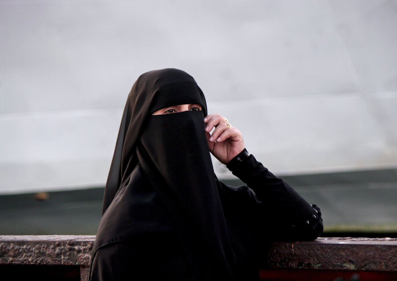 Irano įstatymas dėl hidžabo peržiūrimas, sako generalinis prokuroras