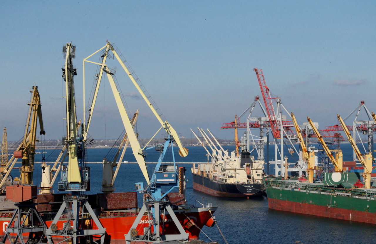 Kremlius: atnaujintas grūdų gabenimas laivais iš Ukrainos – „labai teigiamas“ žingsnis