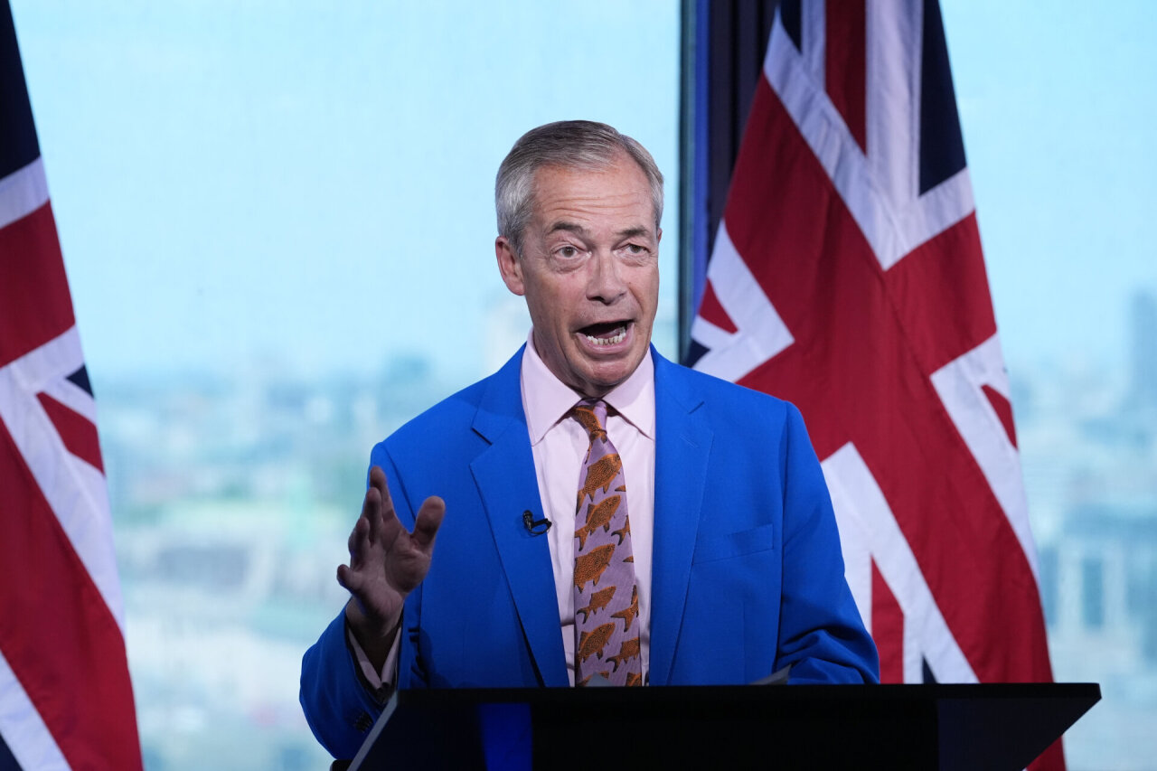 Dėl 5 mln. svarų skandalo &ndash; neplanuotas Nigelo Farage'o parei&scaron;kimas