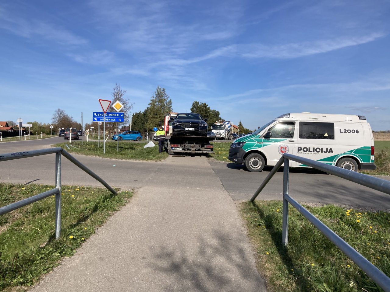 Girto BMW vairuotojo kelionė Klaipėdos rajone: pats griovy, kelias be ženklų