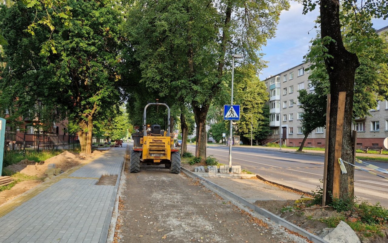 Klaipėdoje dviračių takams tiesti panaudota neįprasta statybinė medžiaga