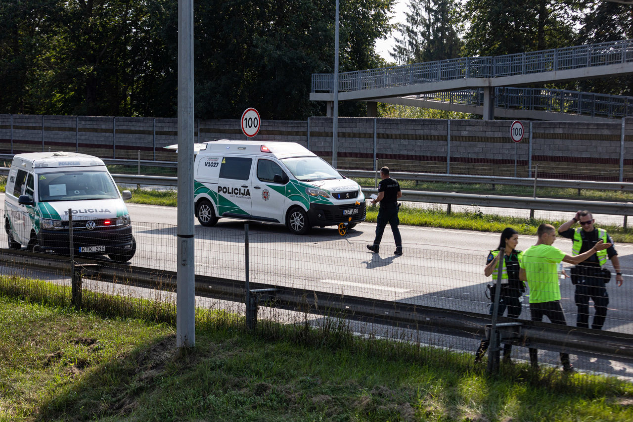 Greitkelyje Vilnius–Kaunas dėl eismo įvykio formuojasi spūstis