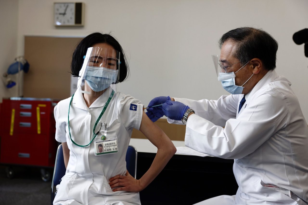 Ar tikrai Japonija atsisako COVID-19 vakcinų ir ketina išstoti iš PSO?