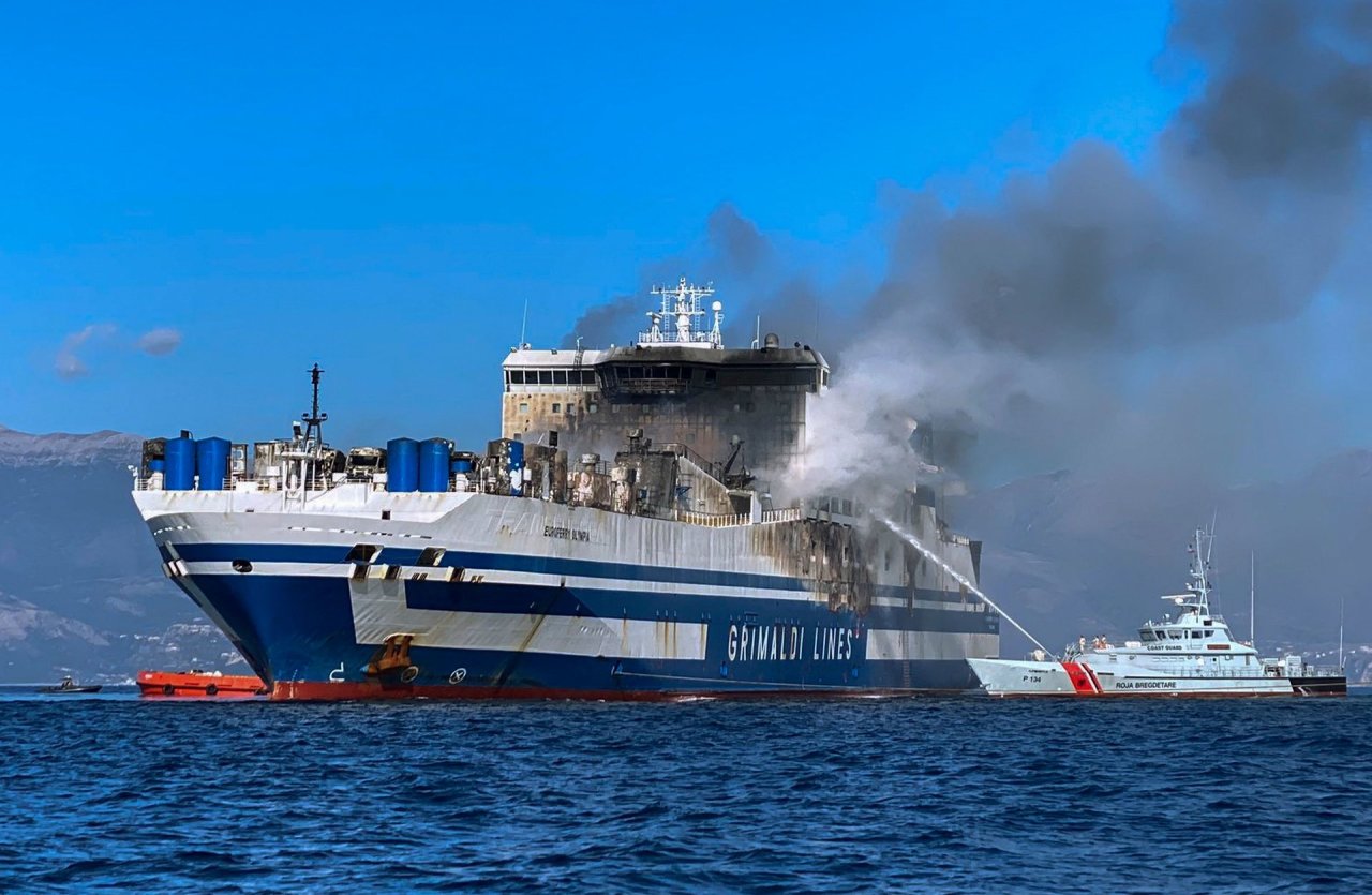Iš degančio kelto prie Korfu išgelbėtas lietuvis: „Didžiausia panika buvo valtyse“