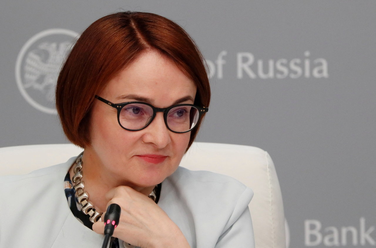 Moteris, vairuojanti Rusijos karo ekonomiką – kas ji?