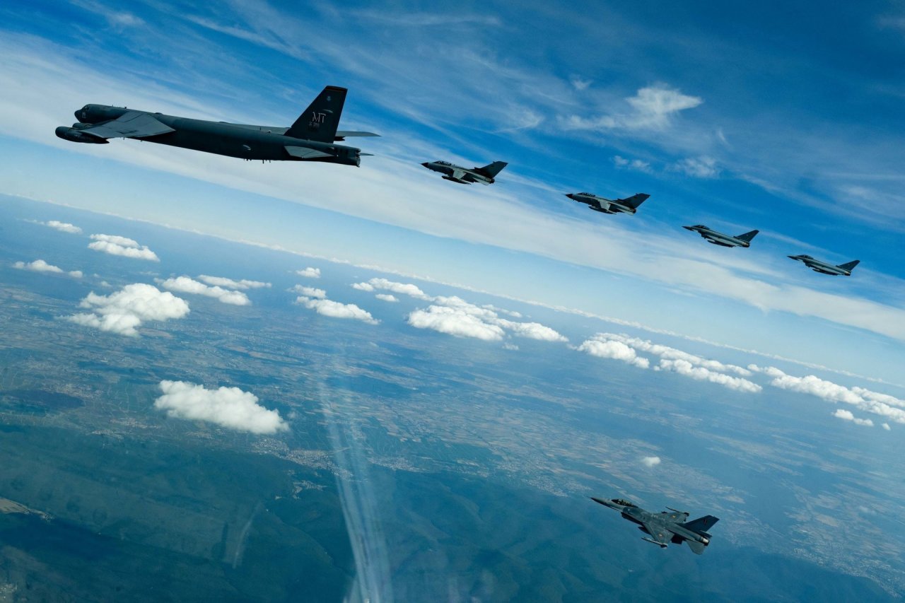 Jungtinės Valstijos prie Ukrainos sienos dislokavo strateginius bombonešius