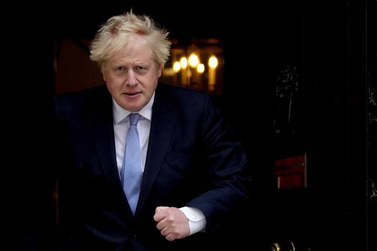 Žiniasklaida: įtakingi britų ministrai ragins B.Johnsoną atsistatydinti