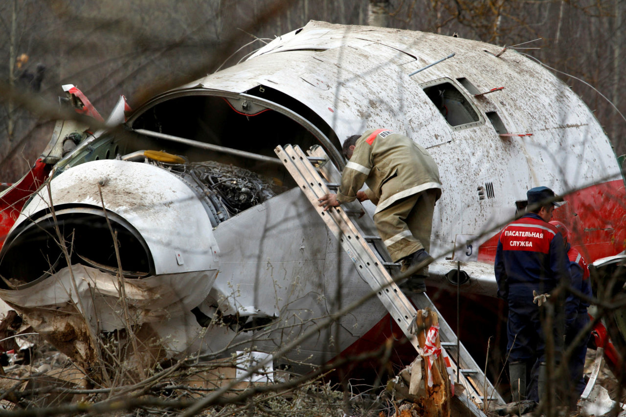 Lenkija: aviakatastrofa prie Smolensko įvyko dėl sprogimų lėktuve