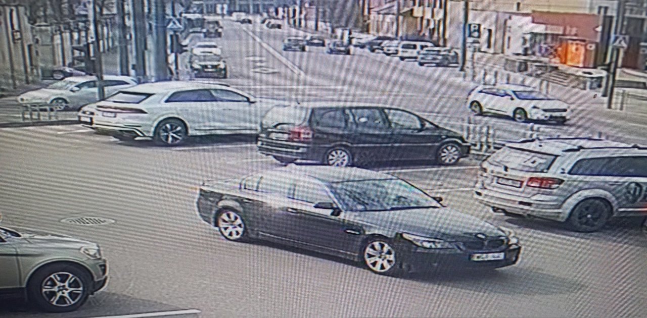 Policija aiškinasi, kas vairavo BMW ir pasišalino po eismo įvykio