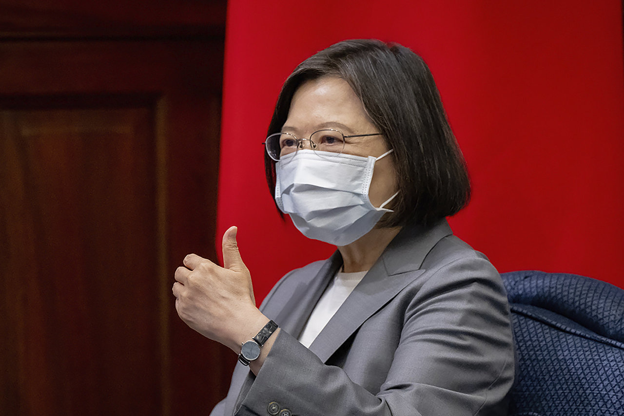 Taivano prezidentė paragino karius išlaikyti ramybę nepaisant Kinijos spaudimo