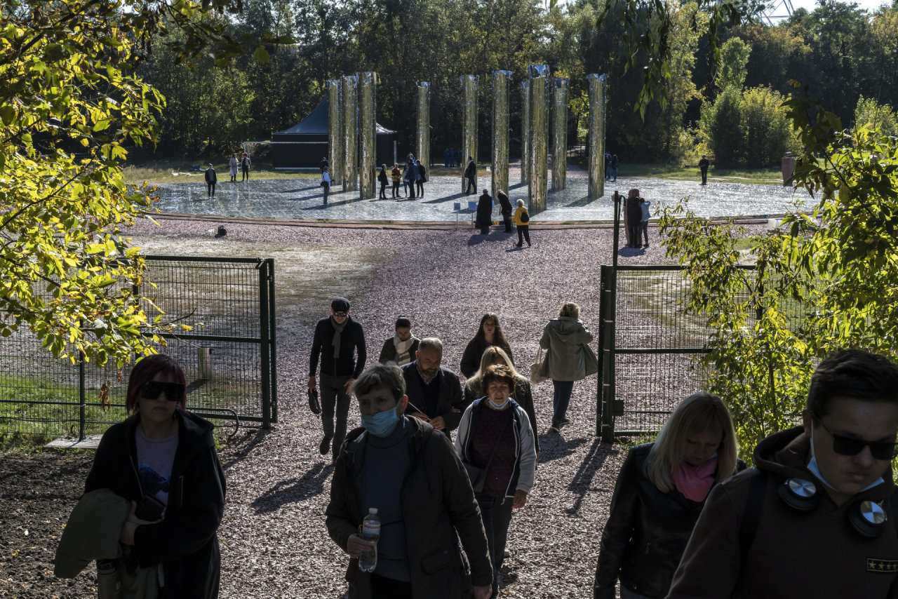 „NY Times“: Modernus paminklas Holokaustui Ukrainoje traukia lankytojus ir skaldo visuomenę