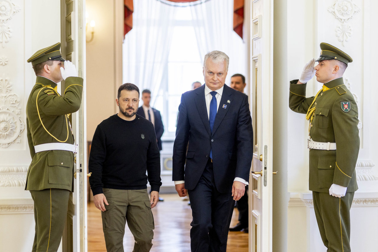 G.Nausėda telefonu kalbėjosi su V.Zelenskiu, patvirtino dalyvavimą taikos susitikime