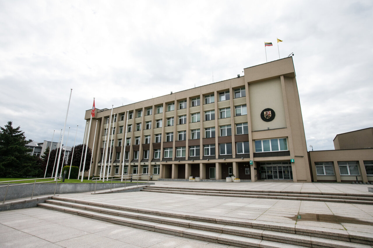 Teismui perduota Marijampolės savivaldybės tarybos nario „čekiukų“ byla
