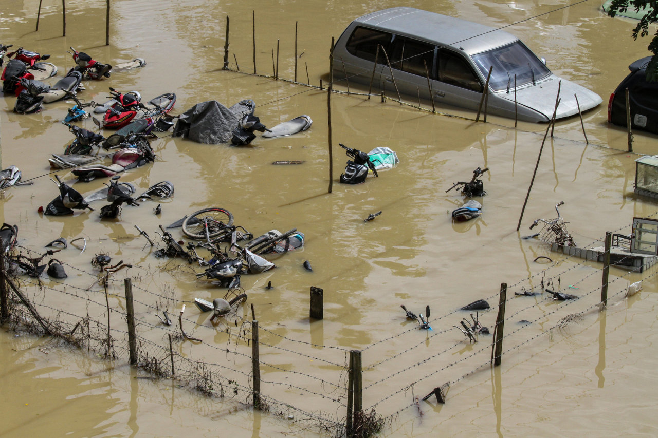 Indonezijoje per potvynius žuvo du vaikai, evakuota 24 000 žmonių