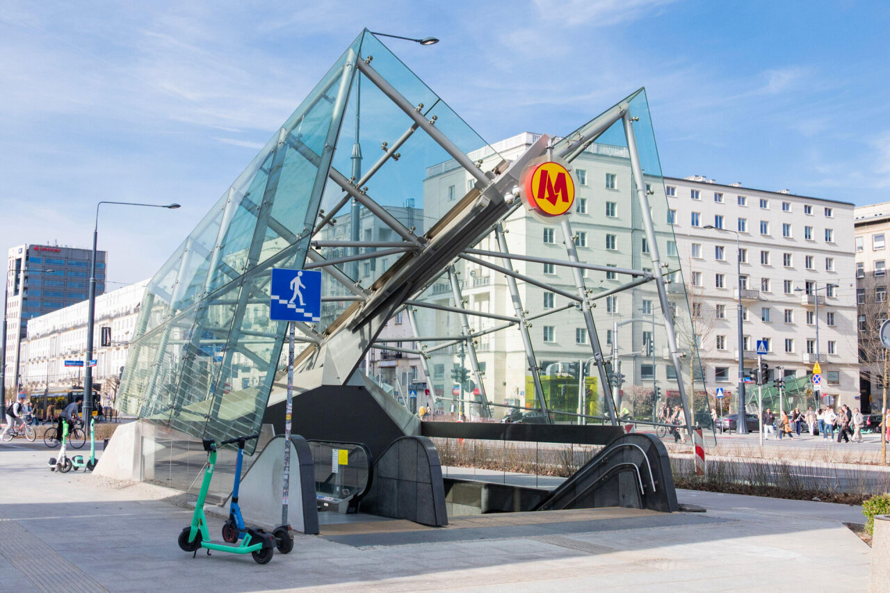 Ukrainietis ant metro bėgių numetė kuprinę ir pabėgo – dabar 10 metų negalės atvykti į Europą