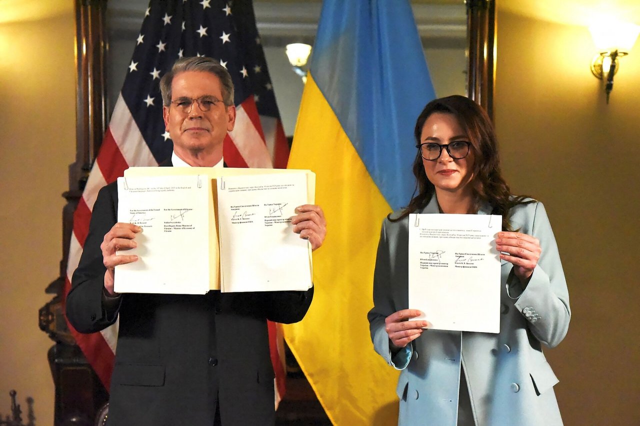 JAV ir Ukrainos susitarimas dėl naudingųjų iškasenų: kas žinoma