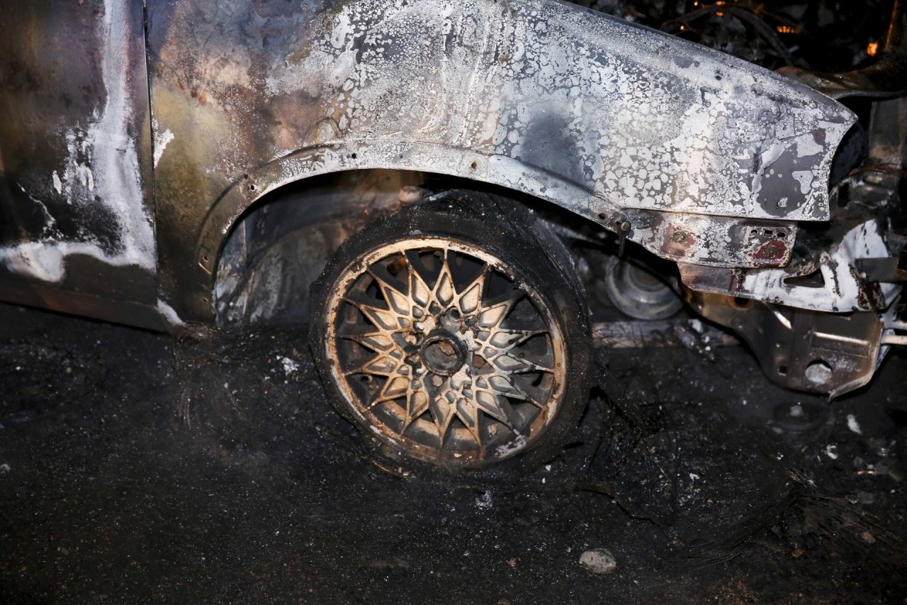 Biržų rajone padegtas BMW automobilis
