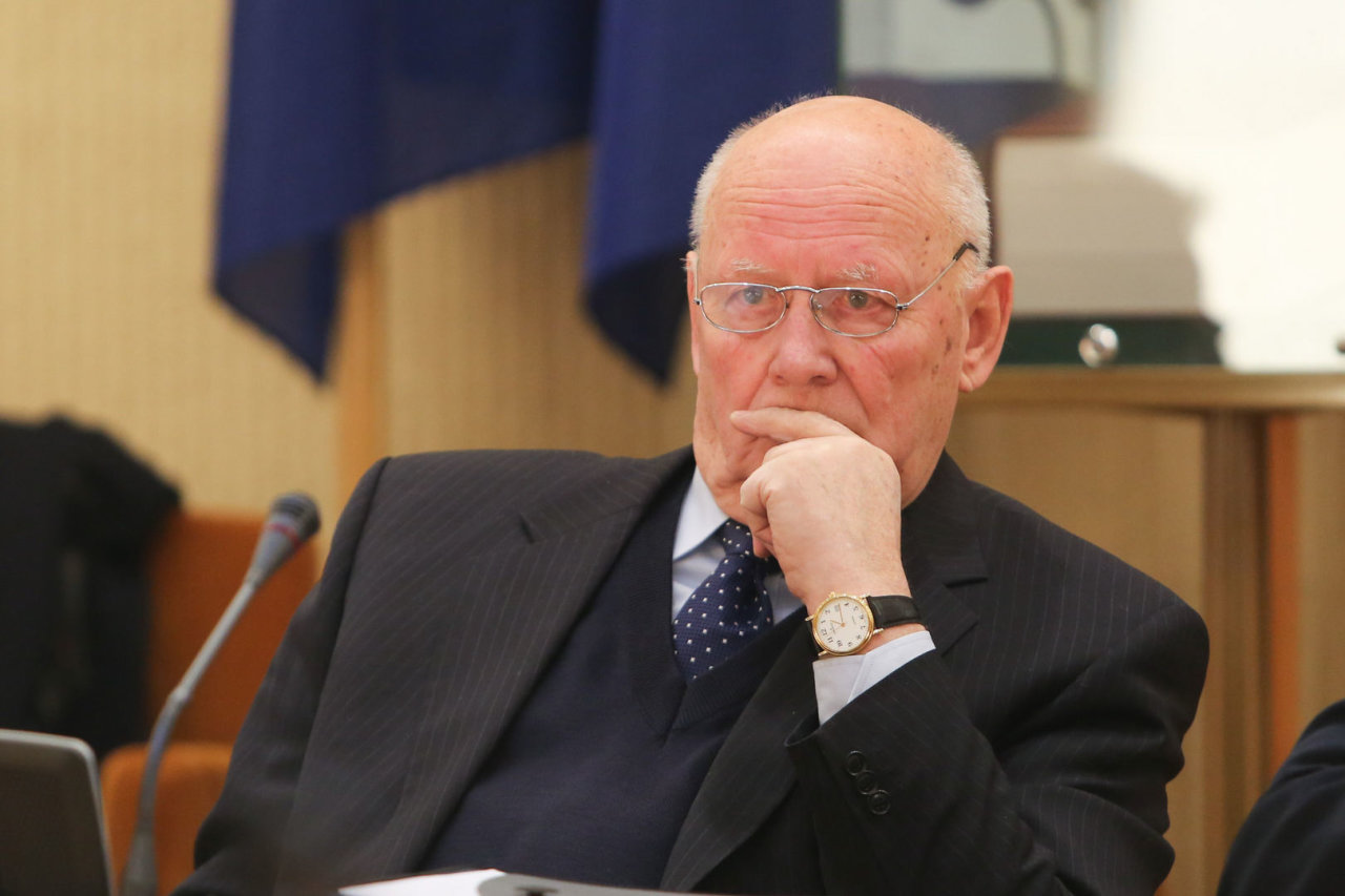 Mirė buvęs Konstitucinio Teismo pirmininkas R.K.Urbaitis