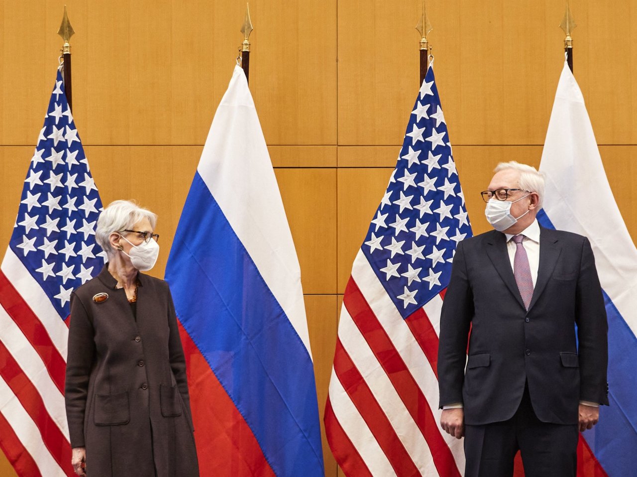 Kremlius: JAV ir Rusijos saugumo derybos Ženevoje buvo „teigiamos“