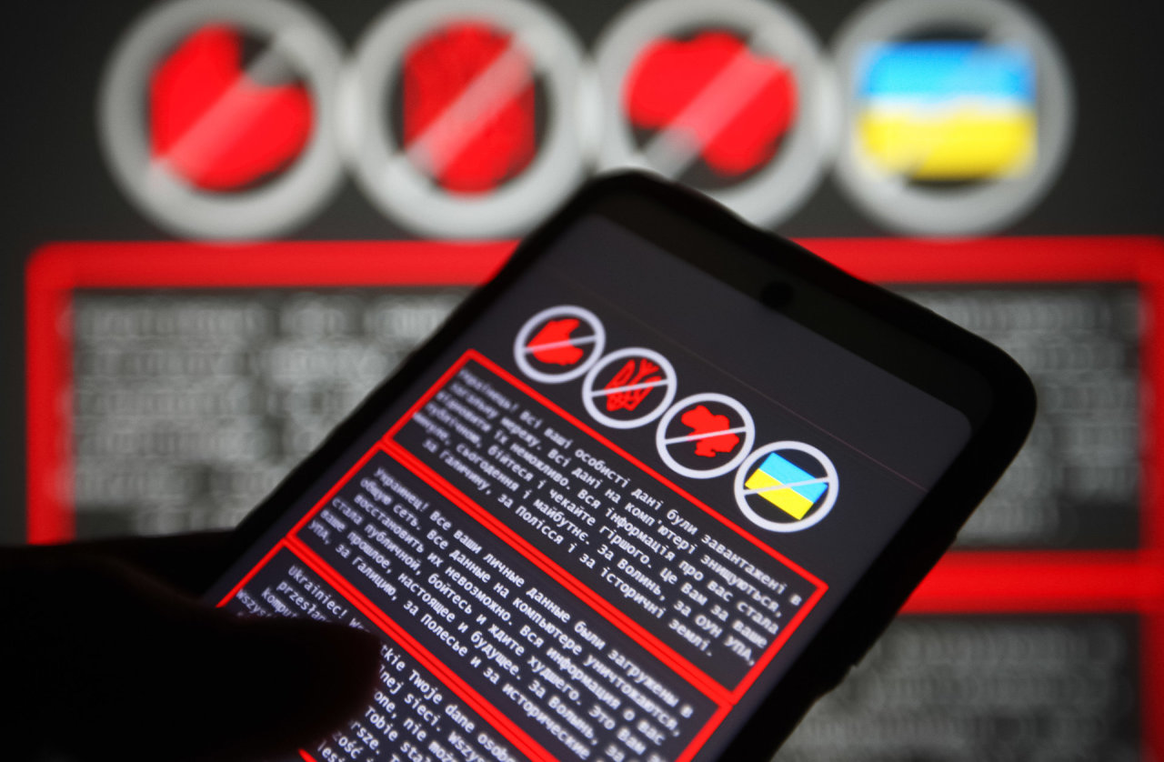 Ukraina sako turinti įrodymų, kad už kibernetinės atakos slypi Rusija