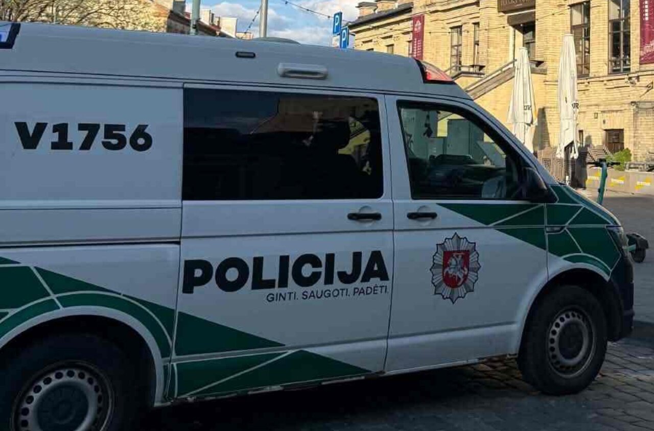 Politikų vardais prisidengęs vyras iš aukos reikalavo 15 tūkst. eurų grasindamas paviešinti kompromatą