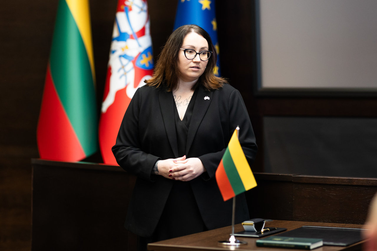 Riaušių byloje liudijusi E.Dobrowolska sakė Seimą palikusi lydima policijos