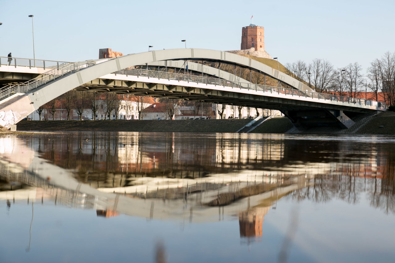 Gautas pranešimas apie Vilniaus centre į Neries upę įkritusį lėktuvą