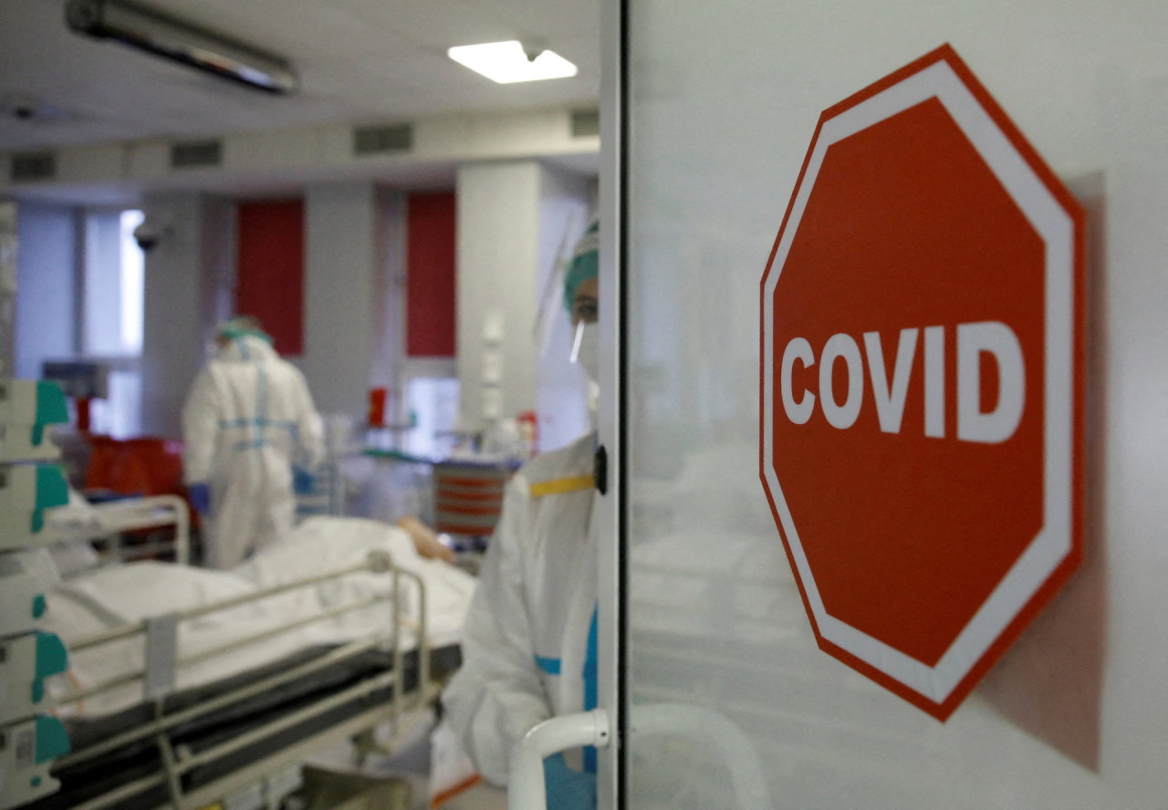 Lenkijoje – 28 859 nauji COVID-19 atvejai, mirė 372 užsikrėtę žmonės